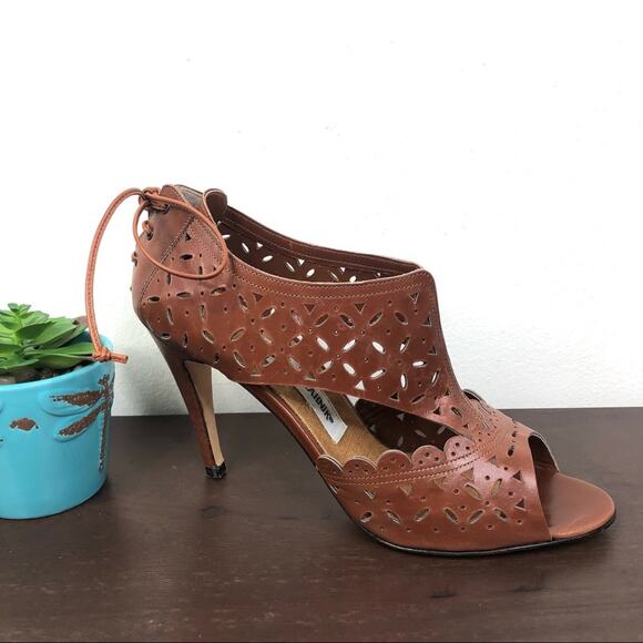 Manolo Blahnik Brown Perforated Open Toe Lace Back Sandals Heels Size 38 - Picture 7 of 10